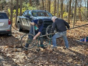 Removing pedals with a pipe